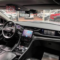 جیپ گراند شیرۆکی